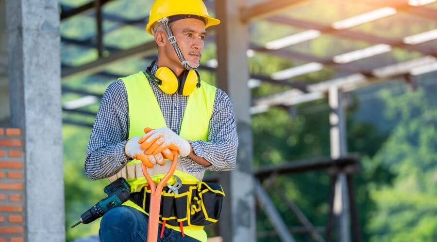 Expert Emergency Roof Repairs services in Charlottesville, IN